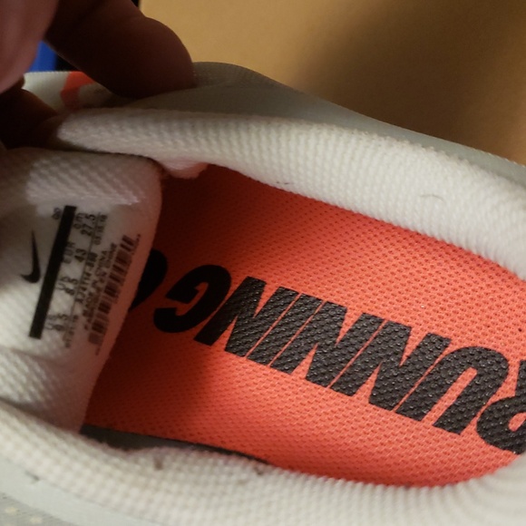 Nike Athletic Shoes in Gray and Athletic Shoes in Gray and Pink  9.5M Or 11W - Picture 4 of 7
